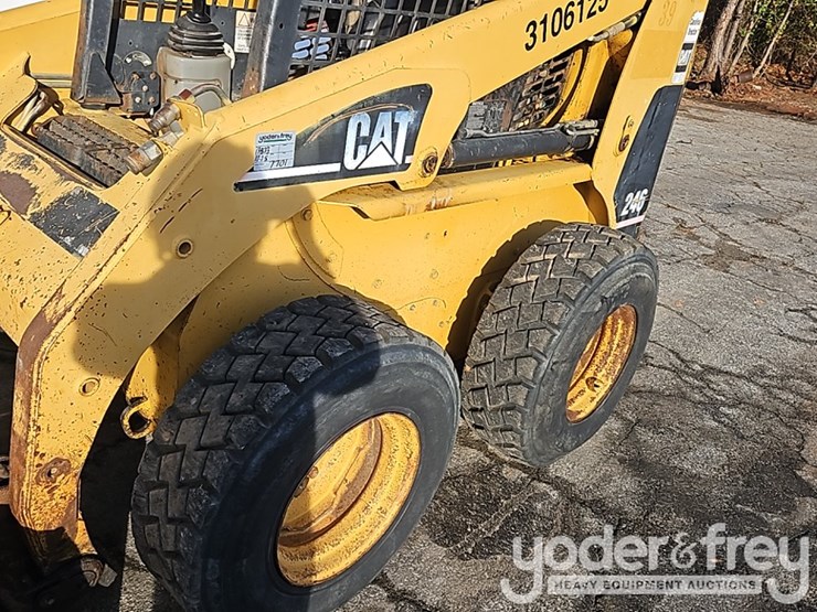 2003-caterpillar-246d-image-13