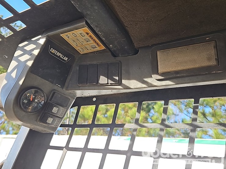 2003-caterpillar-246d-image-22