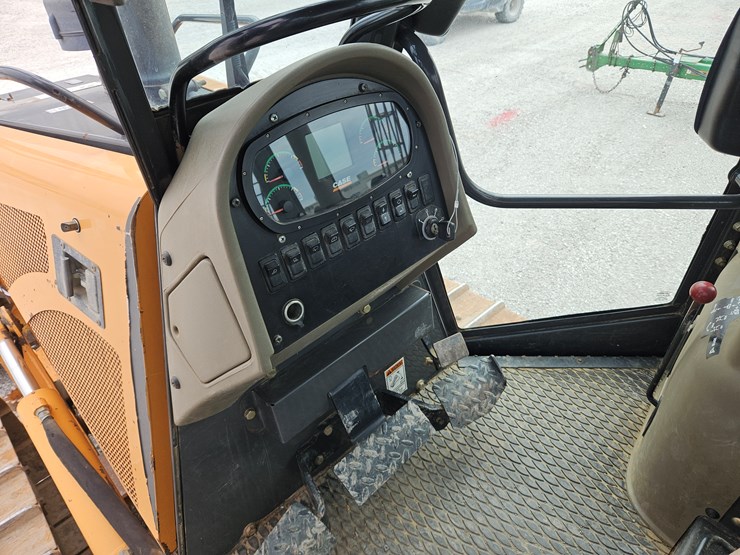 2012-case-850l-xlt-image-16