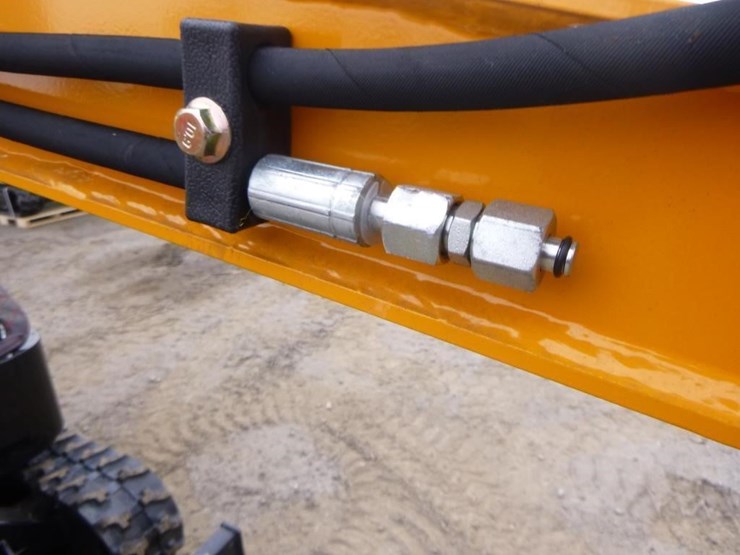 2025-vicsec-vc15-hydraulic-excavator-image-13