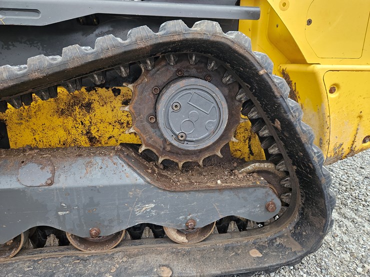 2019-new-holland-c245-image-13