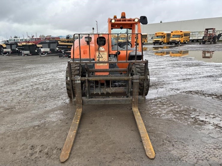 2013-jlg-g5-18a-image-6