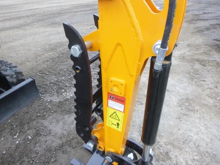 2025-vicsec-vc15p-hydraulic-excavator-image-12