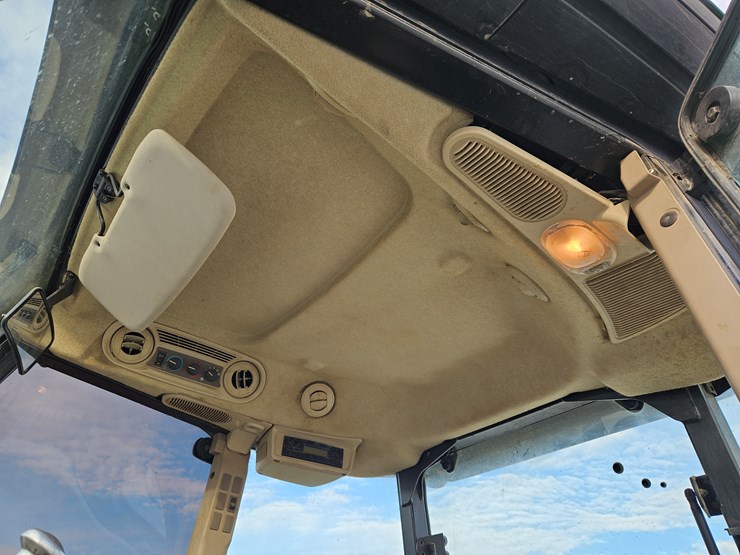 2014-john-deere-6115d-image-5