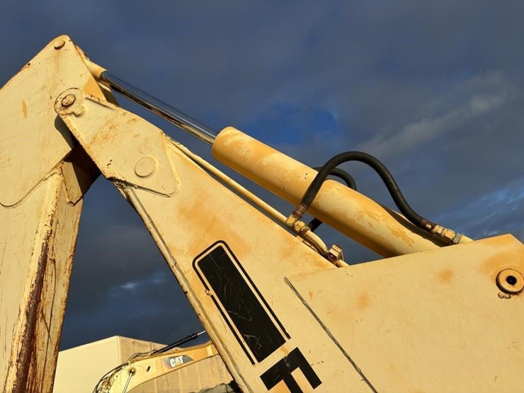 1975-ford-445a-image-17