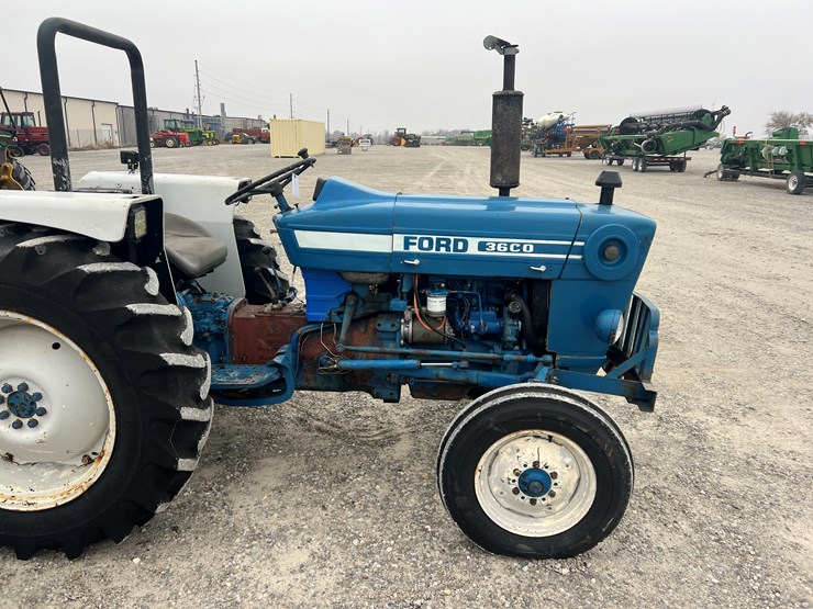 1975-ford-3600-image-3