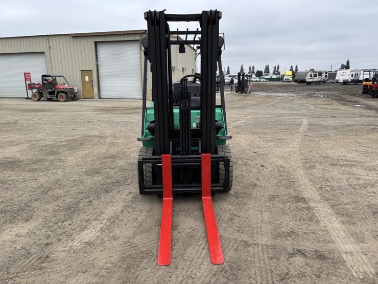 2020-mitsubishi-fg25n-image-6