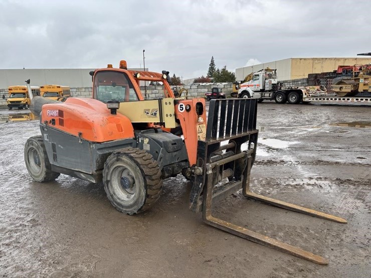 2013-jlg-g5-18a-image-2