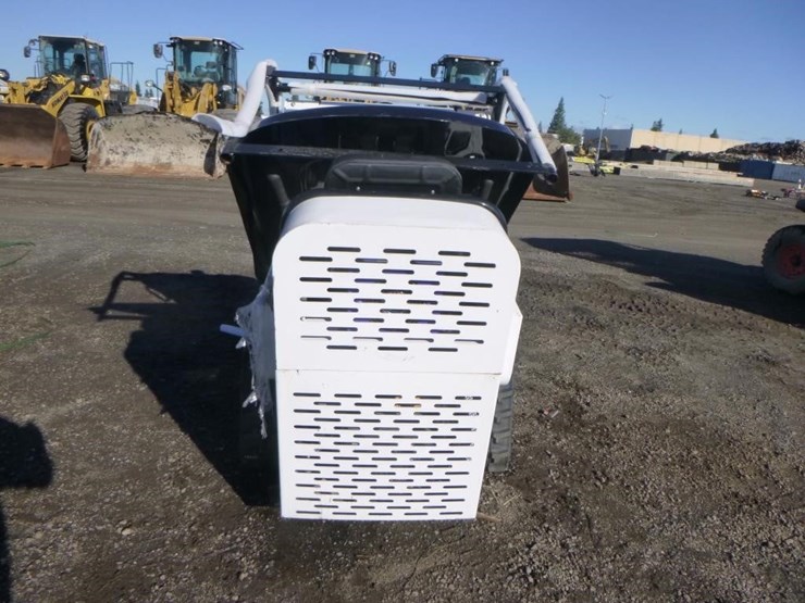 2025-bison-tele-bt360w-skid-steer-track-loader-image-8