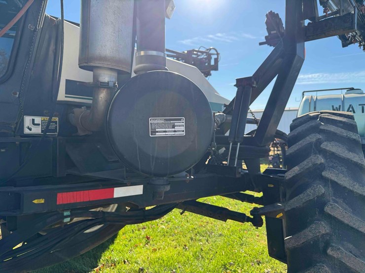 willmar-8400-sprayer-image-24