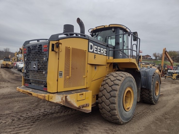 19-deere-824k-image-38