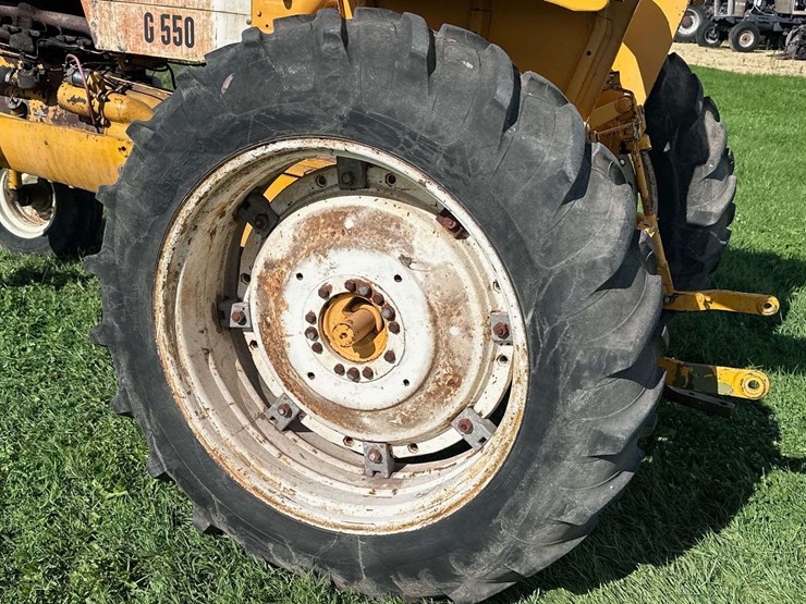 minneapolis-moline-g550-image-27