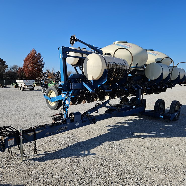 2012 KINZE 3660