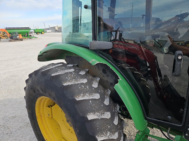 2014-john-deere-6115d-image-18