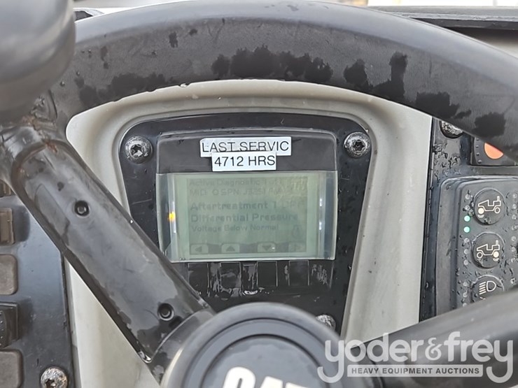 2014-caterpillar-cb24b-image-25