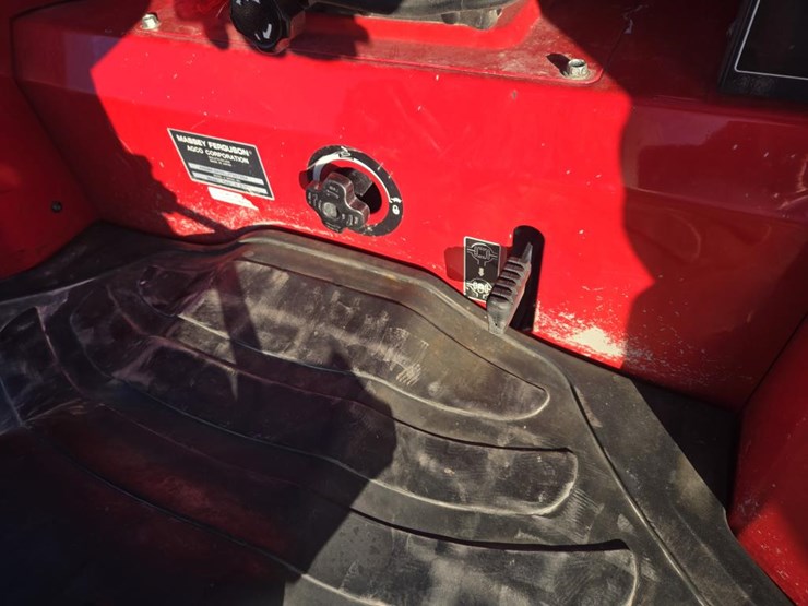 2021-massey-ferguson-1840m-image-22