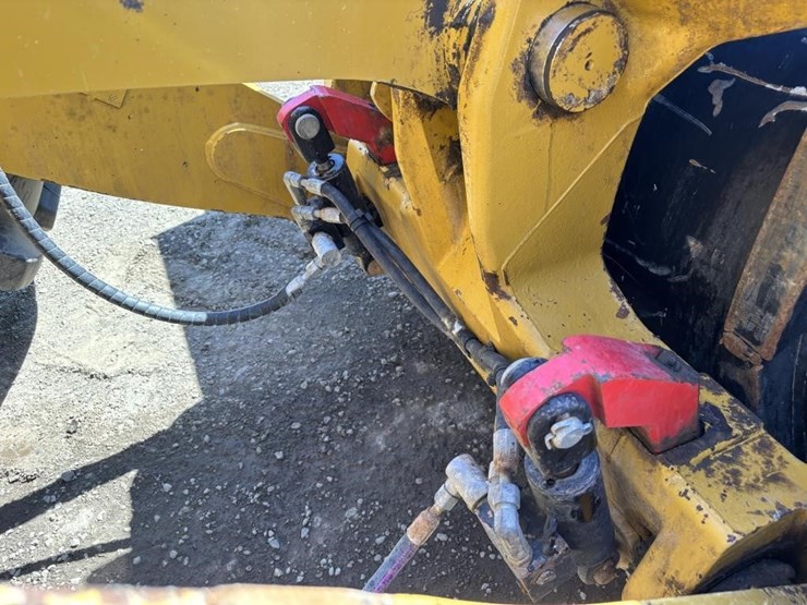 2019-caterpillar-930m-image-12