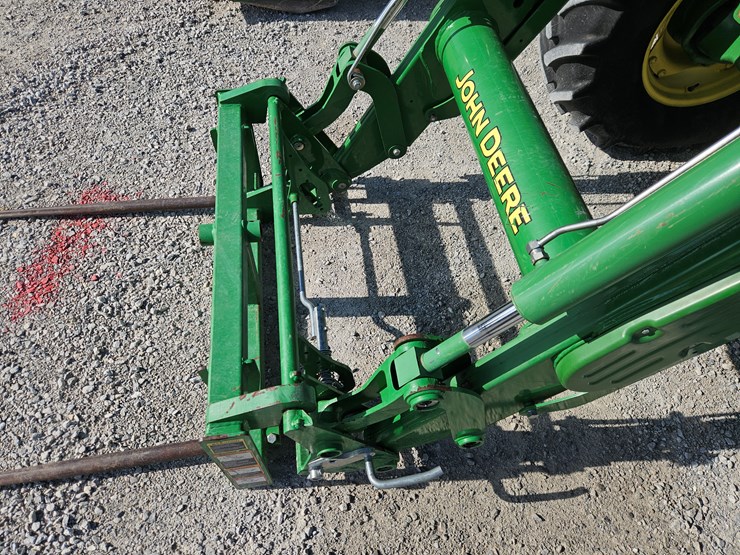2016-john-deere-6105e-image-5