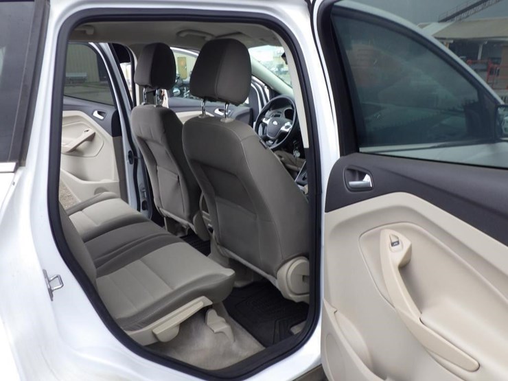 2016-ford-escape-image-8