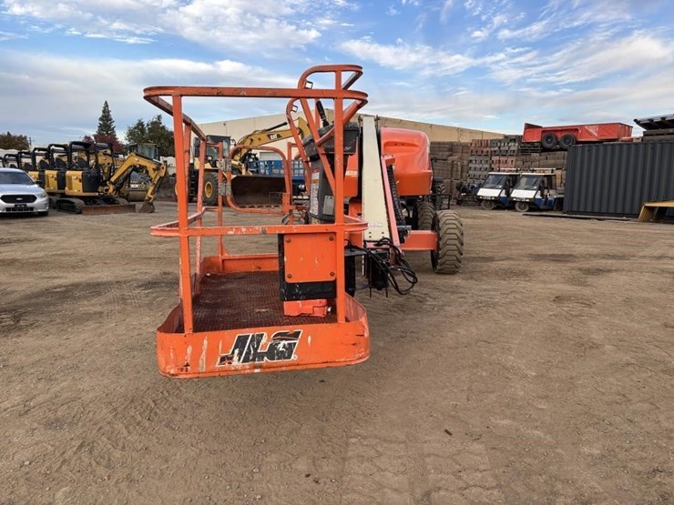 2013-jlg-400s-image-6