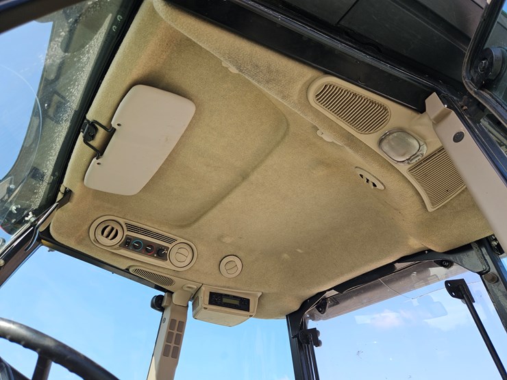 2016-john-deere-6105e-image-8