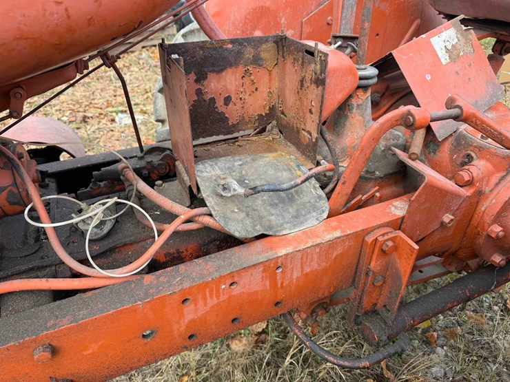 allis-chalmers-wd-45-tractor-image-14