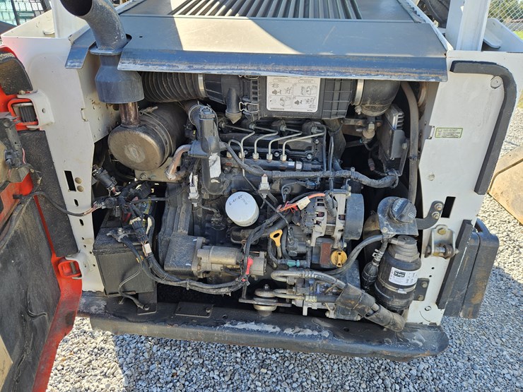2016-bobcat-t595-image-18
