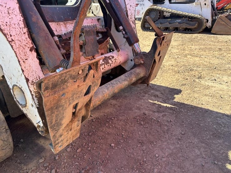 2013-bobcat-t550-image-12