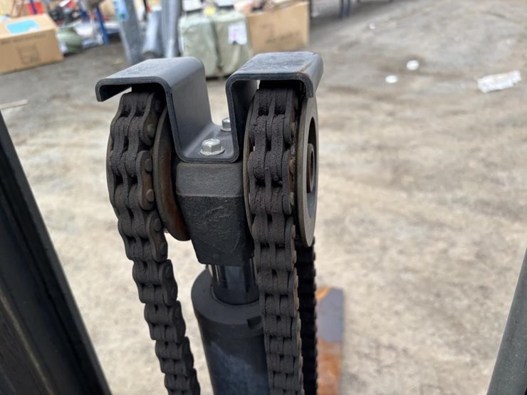 2007-toyota-8fgcu20-image-14