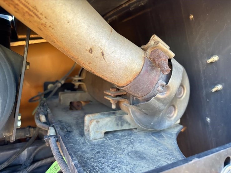 2017-case-586h-image-50