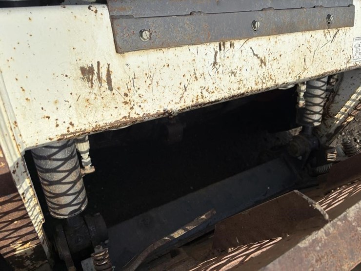 2012-bobcat-s175-image-12