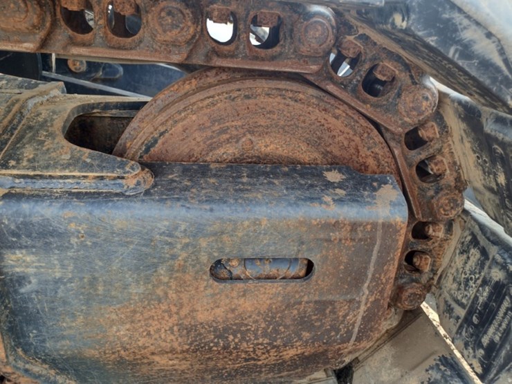 2019-deere-135g-image-41