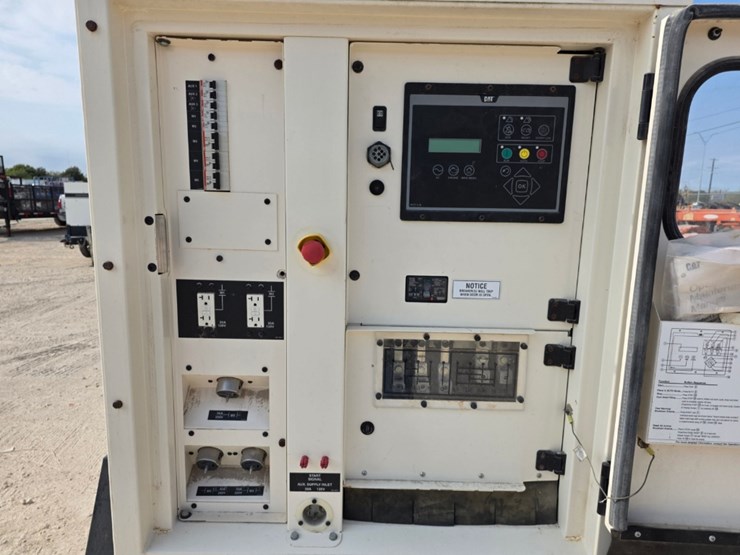 2019-caterpillar-xq35-image-11