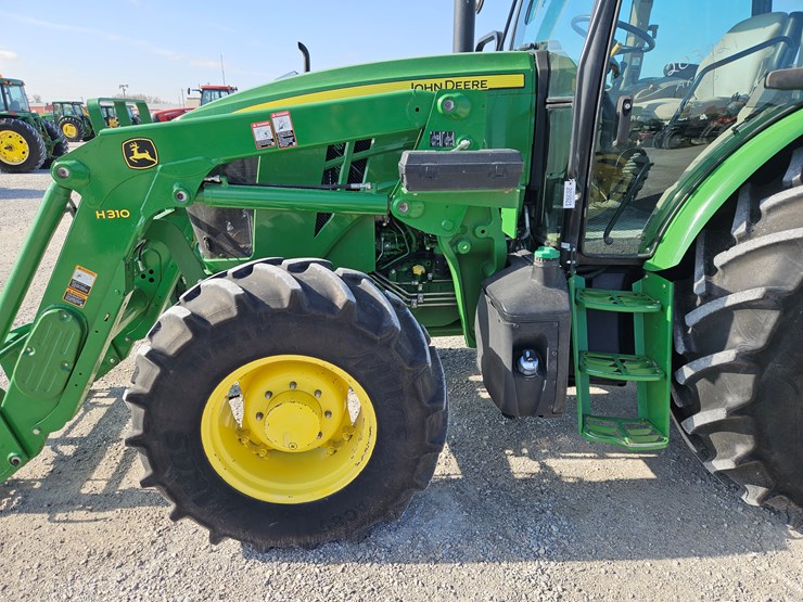 2016-john-deere-6105e-image-7