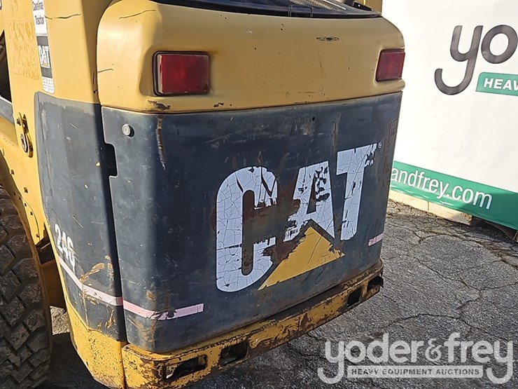 2003-caterpillar-246d-image-15