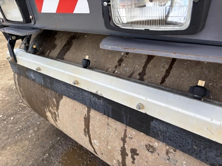 2015-dynapac-cc1200-image-16