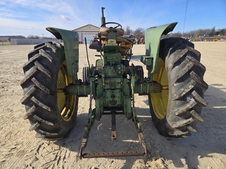 john-deere-2010-image-11