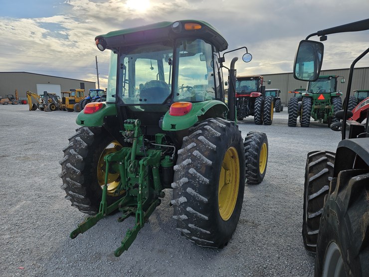 2014-john-deere-6115d-image-16
