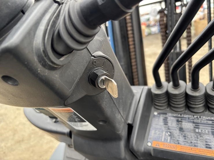 2018-toyota-8fgu25-image-22