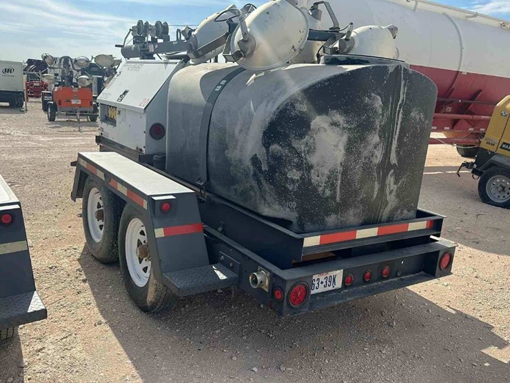 2011-multiquip-light-plant/-fuel-tank-trailer-image-7