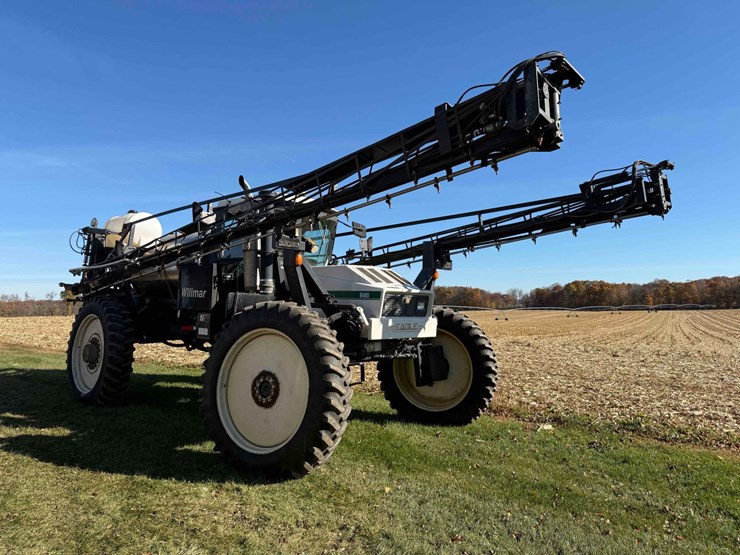 willmar-8400-sprayer-image-1