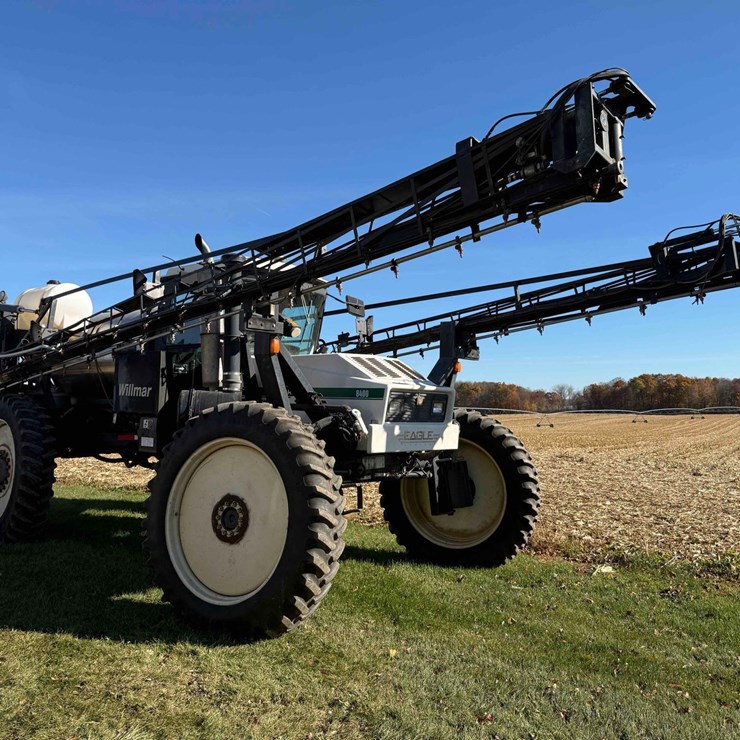 Willmar 8400 sprayer