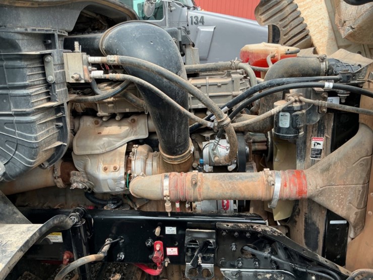 2015-freightliner-cascadia-daycab-image-16