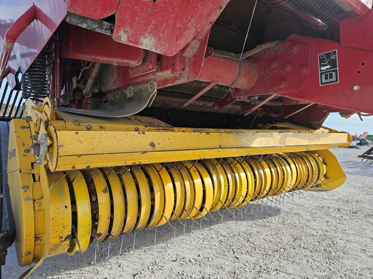 2012-new-holland-br7090-image-13