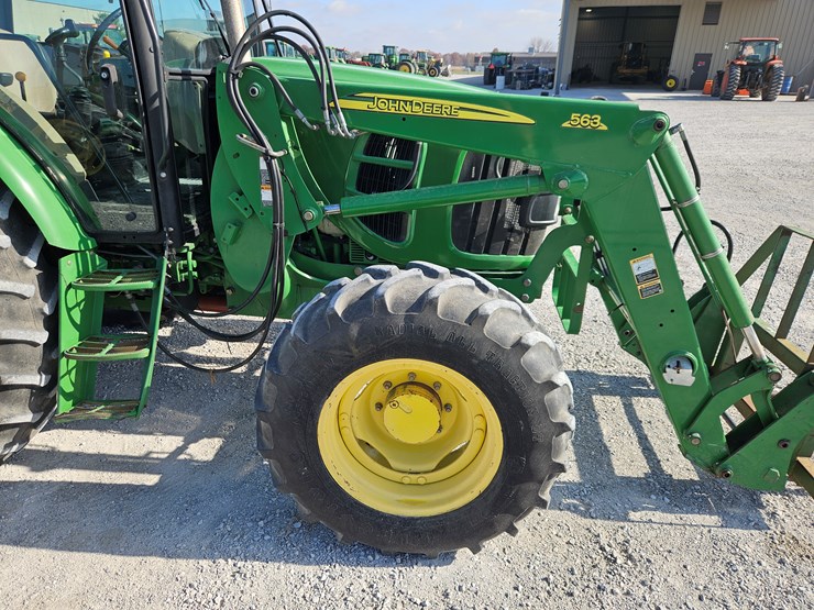 2011-john-deere-6100d-image-20