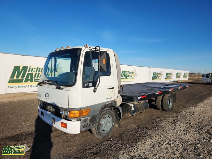 2004-hino-fb1817-image-1