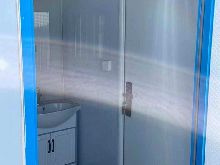 portable-office-with-bathroom-image-4