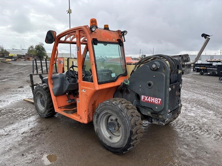 2013-jlg-g5-18a-image-4