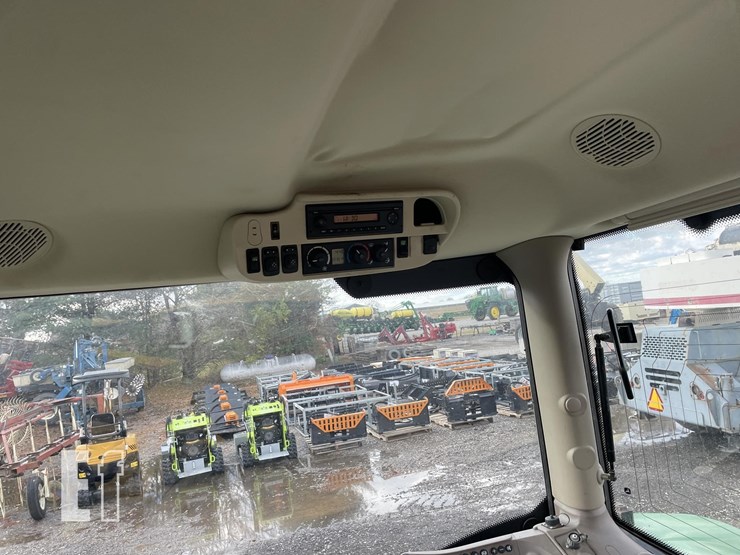 2013-john-deere-6150r-image-25