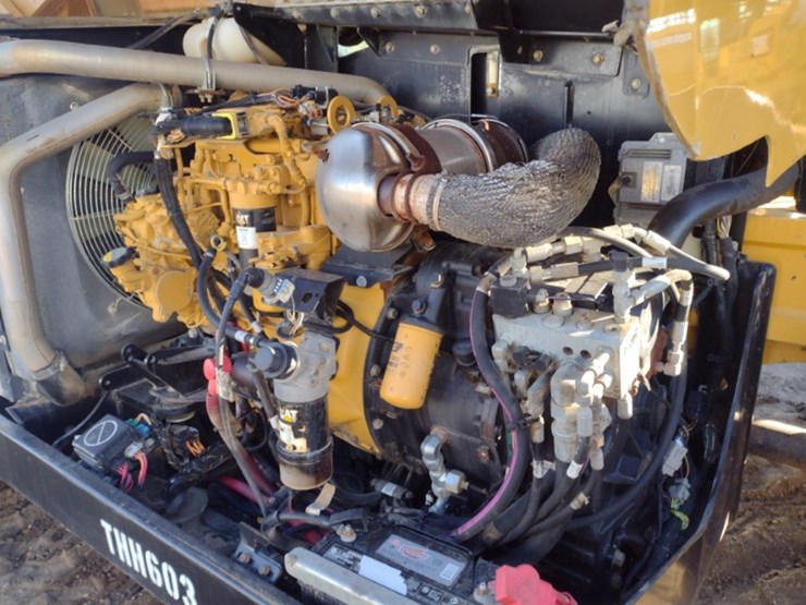 caterpillar-tl943c-image-26